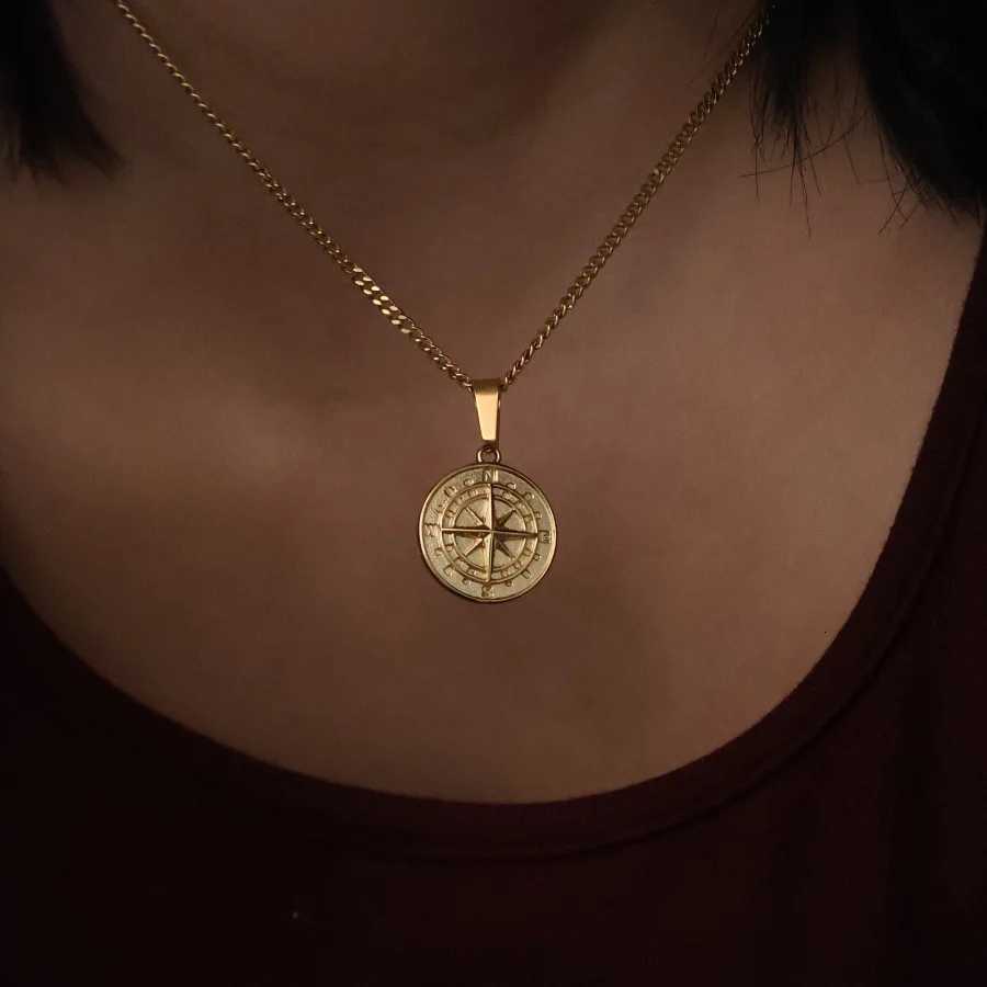 Unisex Titanium Steel Compass Pendant Stainless Steel Vintage Compass Necklace M251216