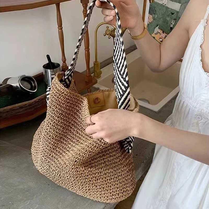 Fashion Straw Beach Basket Bag Women Rattan Shoulder Bag Large Capacity Woven Hand-made Handbag Female Purse Totes M251216