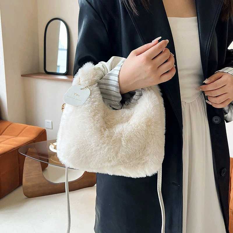 Plush Shoulder Bags for Femme Designer Soft Winter Ladies Clutch Purse Handbag Fashion Female Crossbody Underarm Bag M251216
