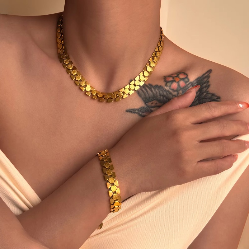 Jewellery Designer 18K Gold Plated Stainless Steel Chunky Watch Strap Flower Necklace Bracelet Set French Style BIKINI Jewelry Gift Textured 1 Statement Accessory