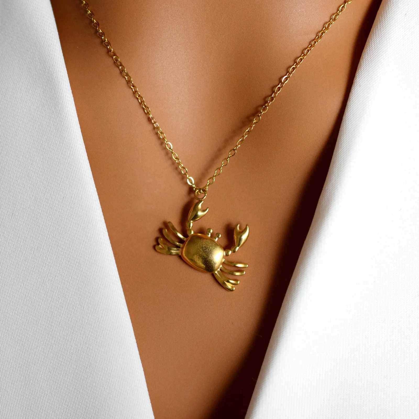 Hot Sale Personalized Small Crab Exquisite Pendant Stainless Steel Versatile Design Necklace M251216