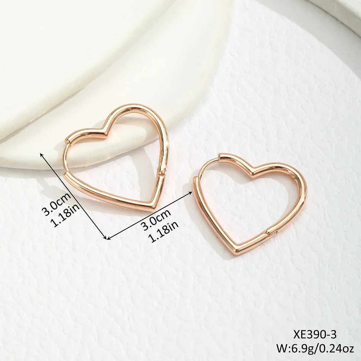 European and American Fashion Creative Design Heart Earrings Personalized Simple Elegant Cut Out Heart-Shaped Earrings G251216