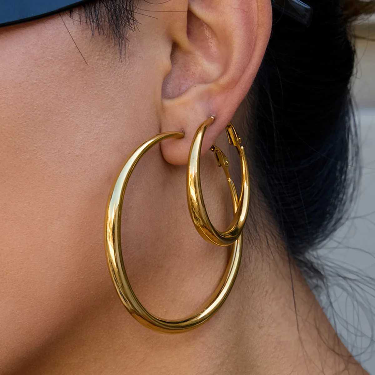 Classic Stainless Steel Big Hoop Earrings for Women Trendy Gold Color Large Hoop Earring Jewelry Accessories G251216
