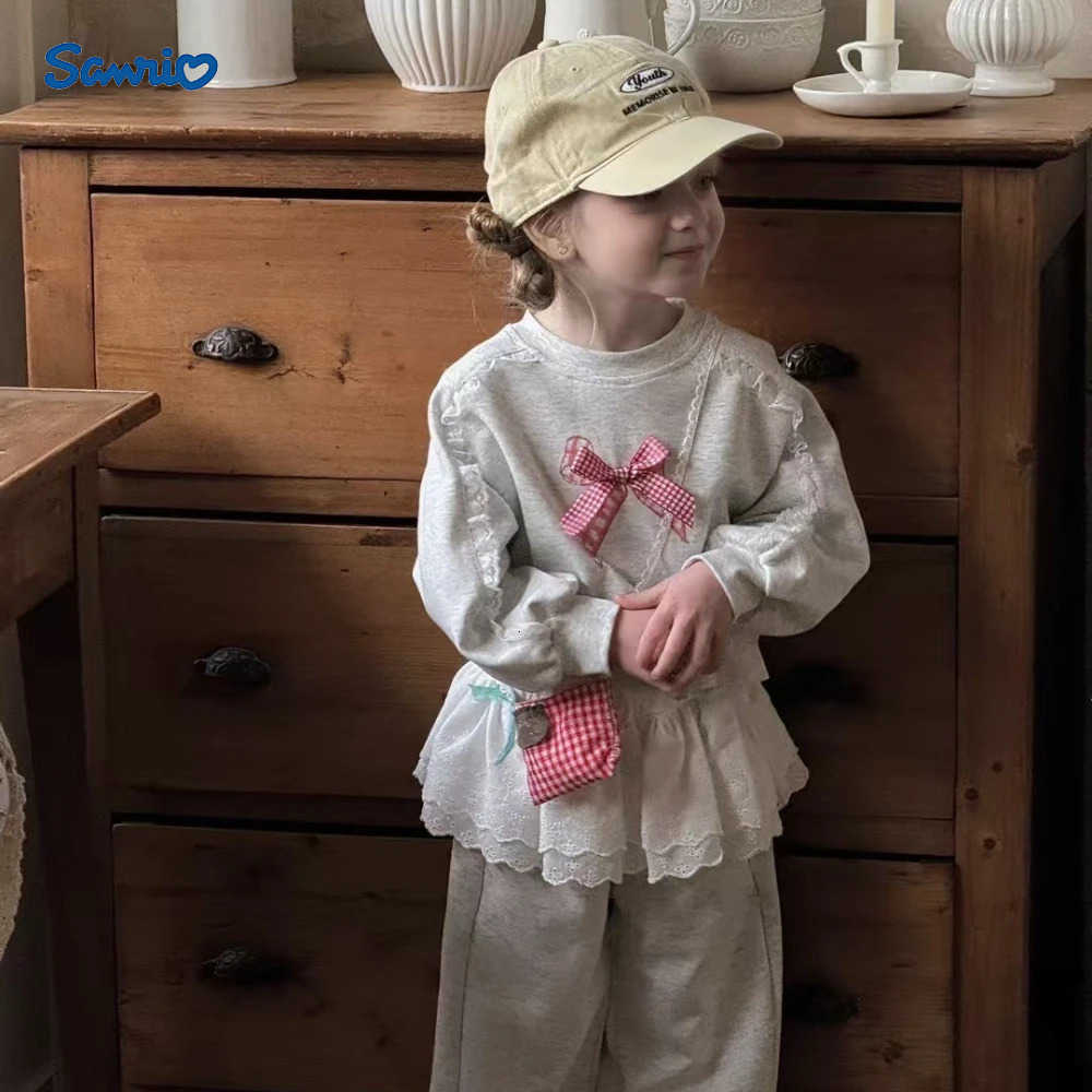 Sanrio Autumn Fashion New Childrens Clothing 3-7 Years Korean Version Gray Girls Sets Lace Bow Decoration Long Sleeved ShirtPants H251216
