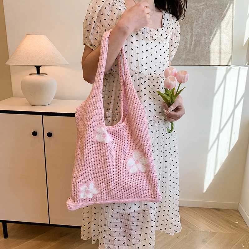 Summer Flower Woven Bag Mesh Hollow Shoulder Bag Fashion Handbag Super Cool Womens Knitted Bag Travel Beach Bag M251216