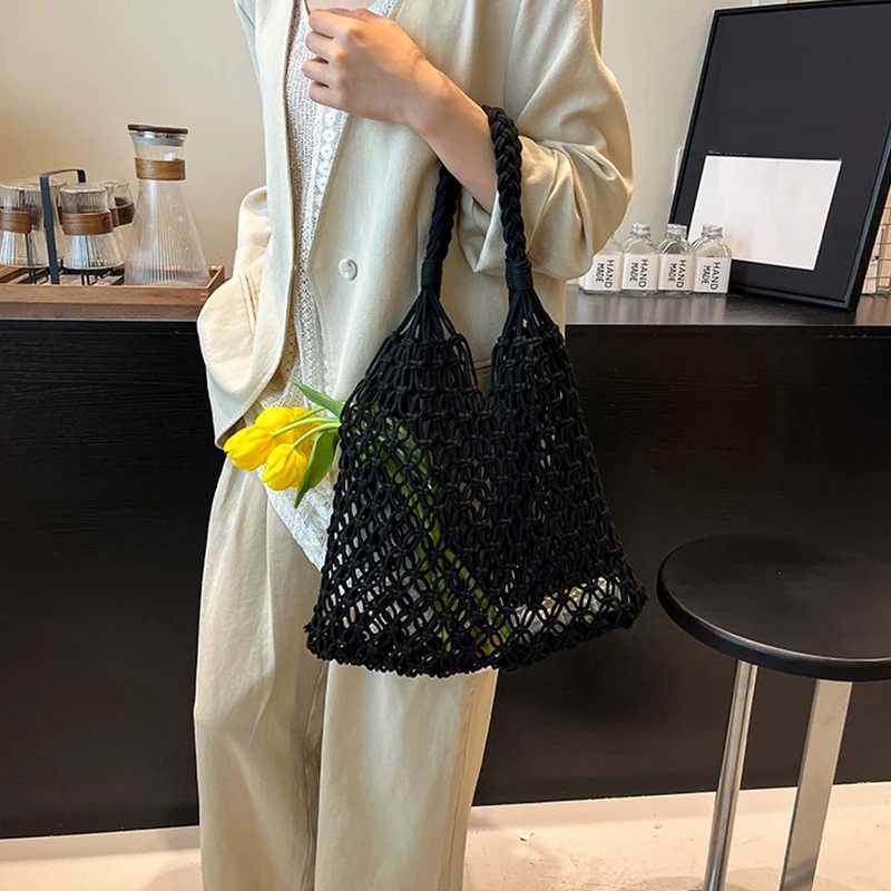 Hand-Woven Bag Women Handmade Hollow Handbag Female Shoulder Bag Big Capacity Summer Casual Travel Beach Tote Purse M251216