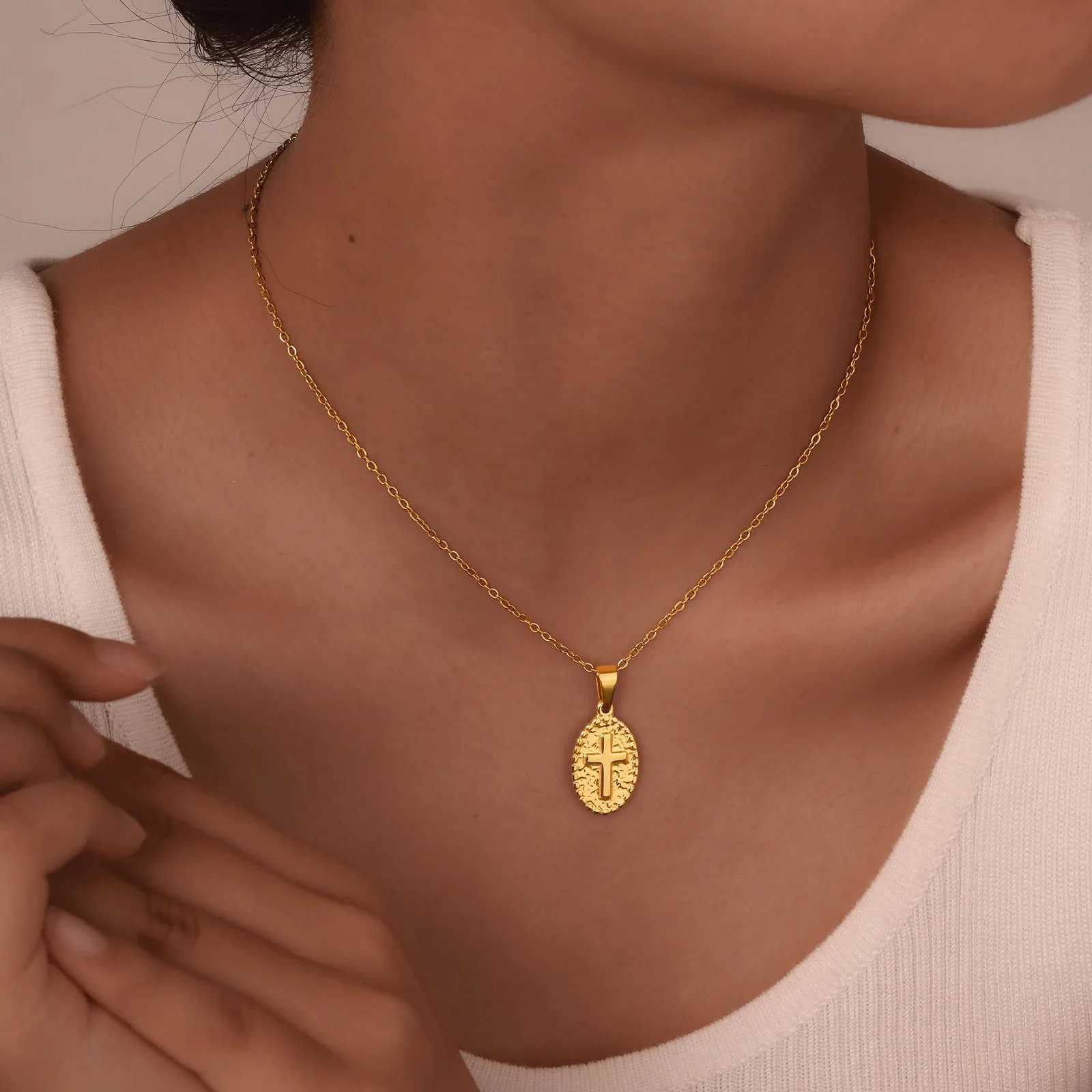 Oval Stereo Cross Pendant Necklace Simple Girls Collarbone Necklace M251216