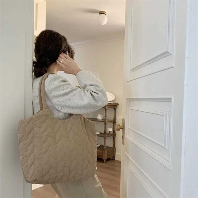 AutumnWinter Women Puffy Padded Shoulder Bag Large Capacity New Handbag Solid Quilted Tote Bag Embroidered Thread Shopper Bag M251216
