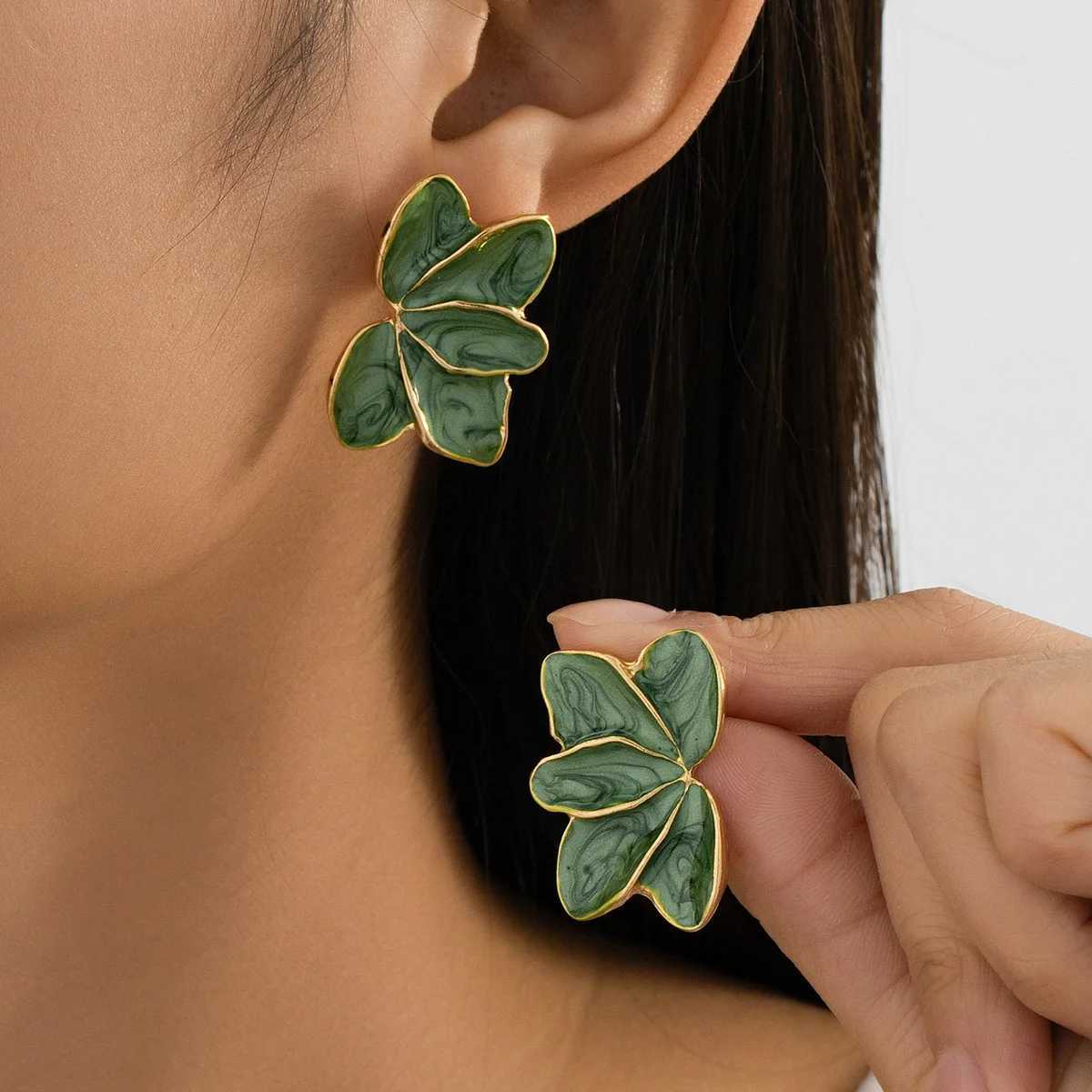 Metal Flower Red Enamel Petal Drop Earrings for Women Trendy Yellow Blue Green Drops Oil Flower Earrings Fashion Jewelry Gifts G251216