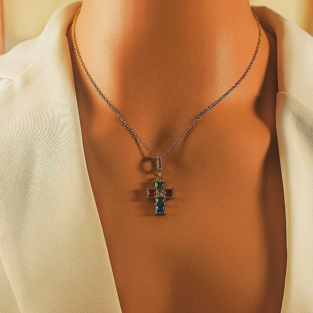 MECYLIFE 18K Gold Plated Zircon Cross Pendant Necklace Stainless Steel Waterproof Jewelry for Party Gift M251216