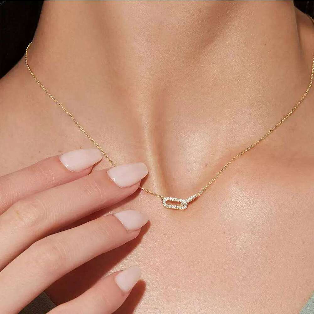 1-piece double-loop geometric collarbone chain necklace - a niche-designed, luxury-minimalist interlocking loop necklace. 25Q1215