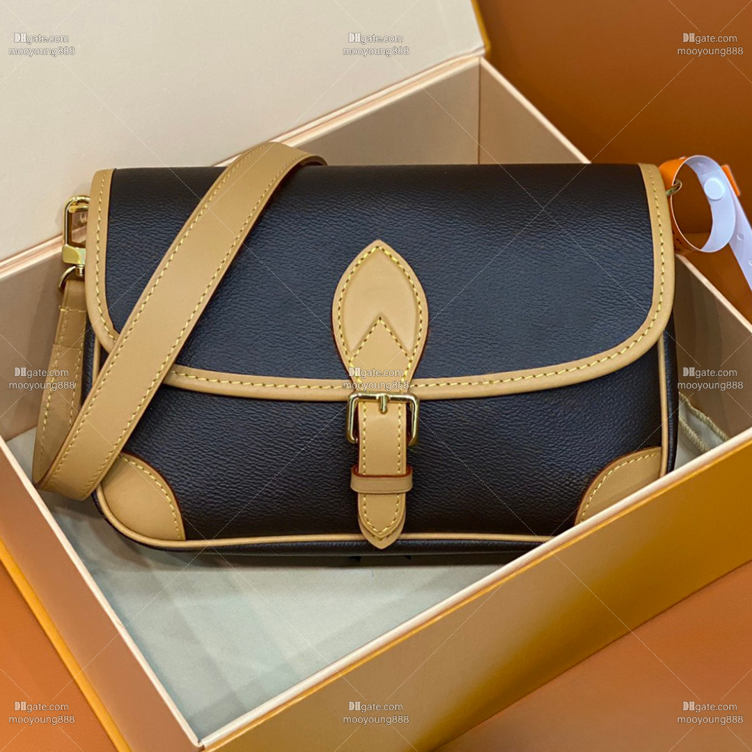 12A Upgrade Mirror Quality Designers 25cm Small Diane Flap Bag Womens Luxurys Canvas Handbags Genuine Leather Trim Purse Crossbody Brown Shoulder Strap Box Bag