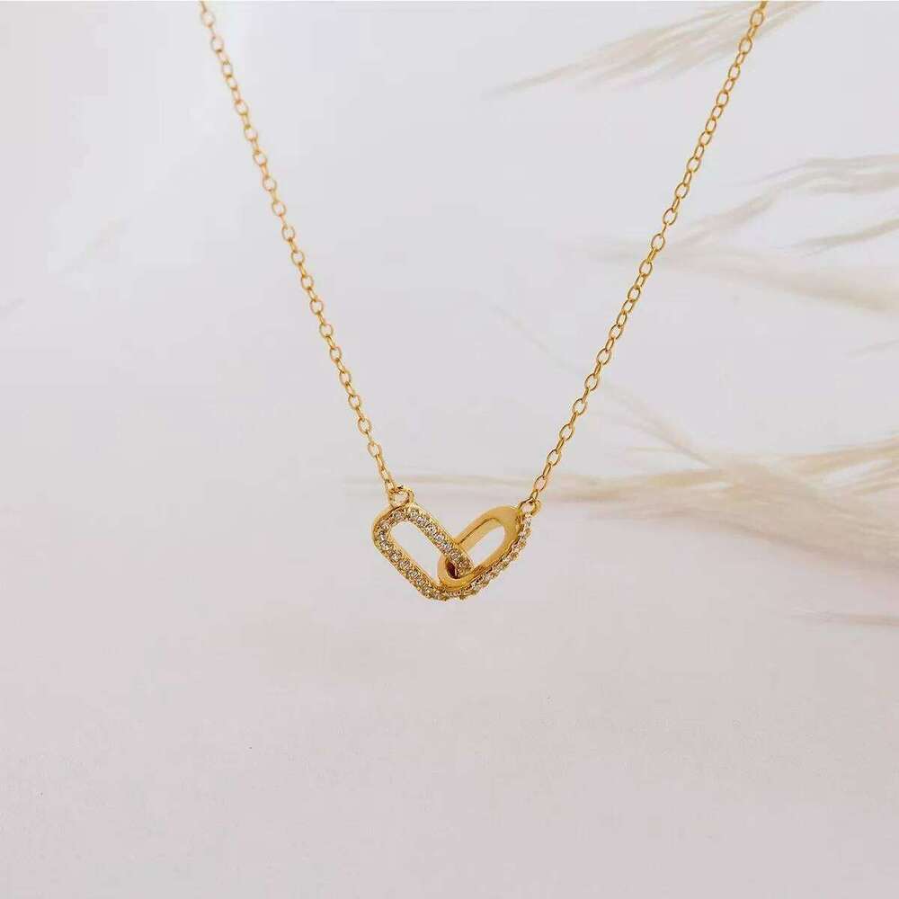 1-piece double-loop geometric collarbone chain necklace - a niche-designed, luxury-minimalist interlocking loop necklace. 25Q1215