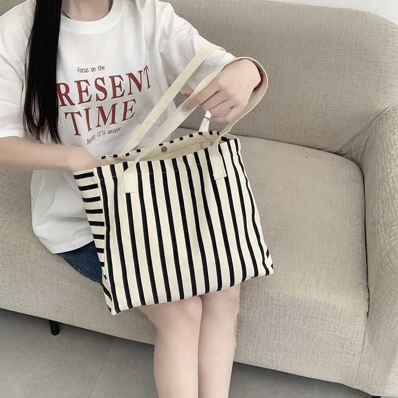 Striped Canvas Bag Beach Handbag Fashionable Womens Canvas Summer Large Capacity Shoulder Bag M251216