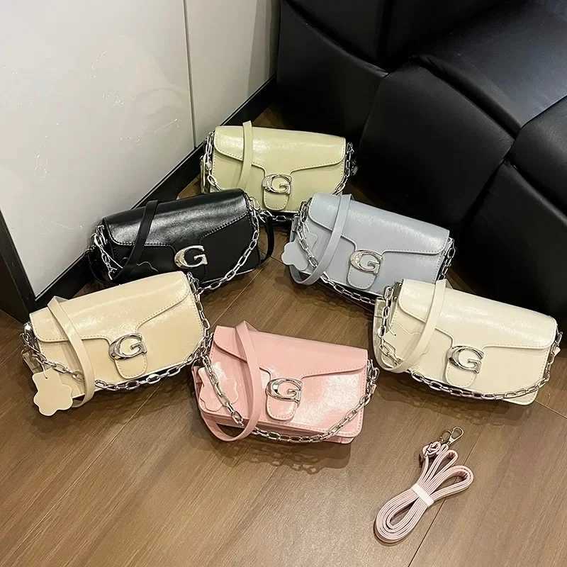 Classic Leather Shoulder Bag For Ladies Chic And Durable Crossbody Style Perfect For Outings M251216