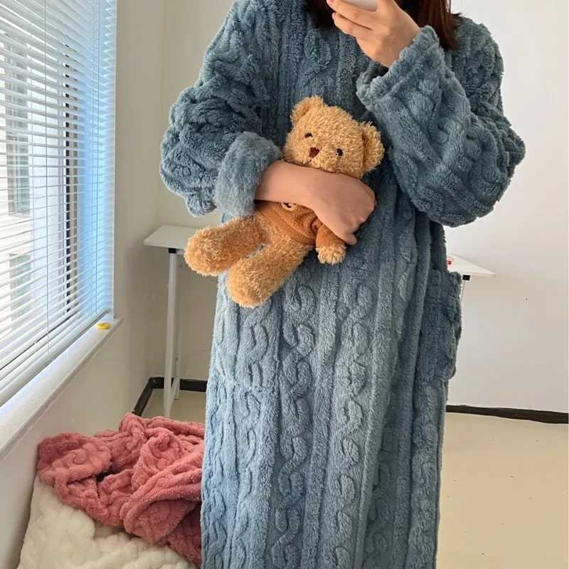 Bathrobe Woman Shower Autumn and Winter Thickened Coral Velvet Jacquard Sleeping Gown Long Section Solid Colour Warm Bath Robe C251216