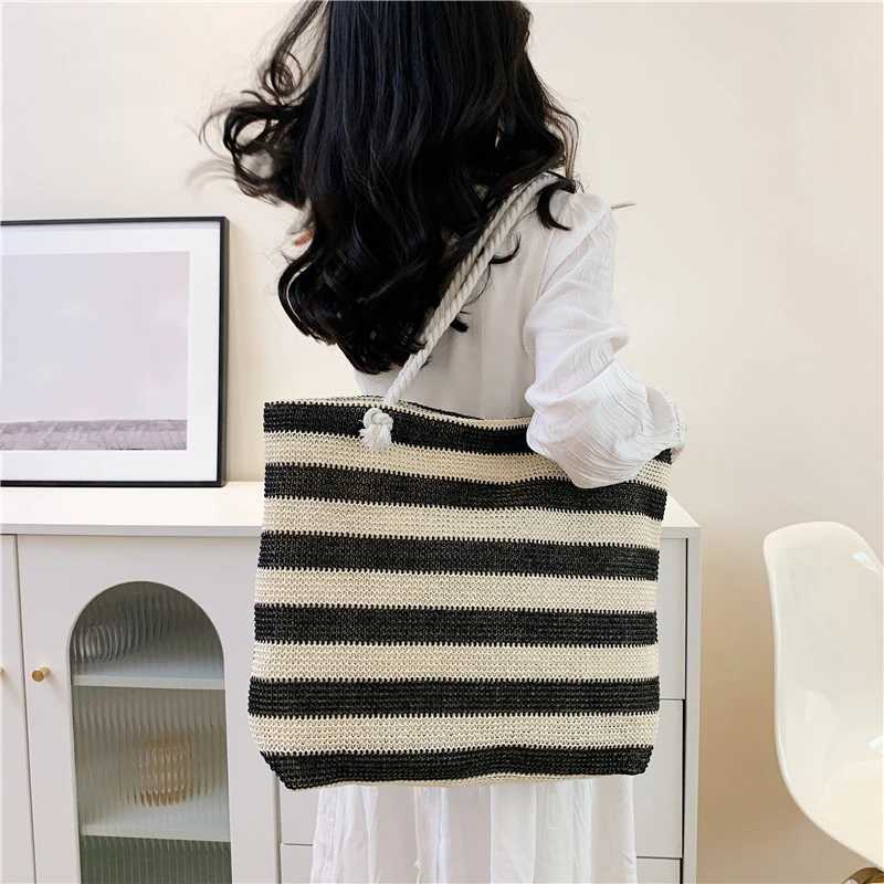 Women Straw Shoulder Bag Color Contrast Beach Handbag Large Capacity Simple Shoulder Bag Ladies Summer Daily Bag M251216