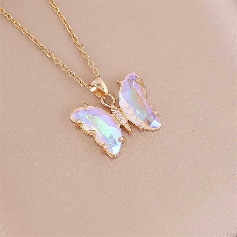 Exquisite Luxury Crystal Butterfly Charm Necklace Colorful Insect Charm Collar Chain Womens Fashion Jewelry Accessories Gift M251216