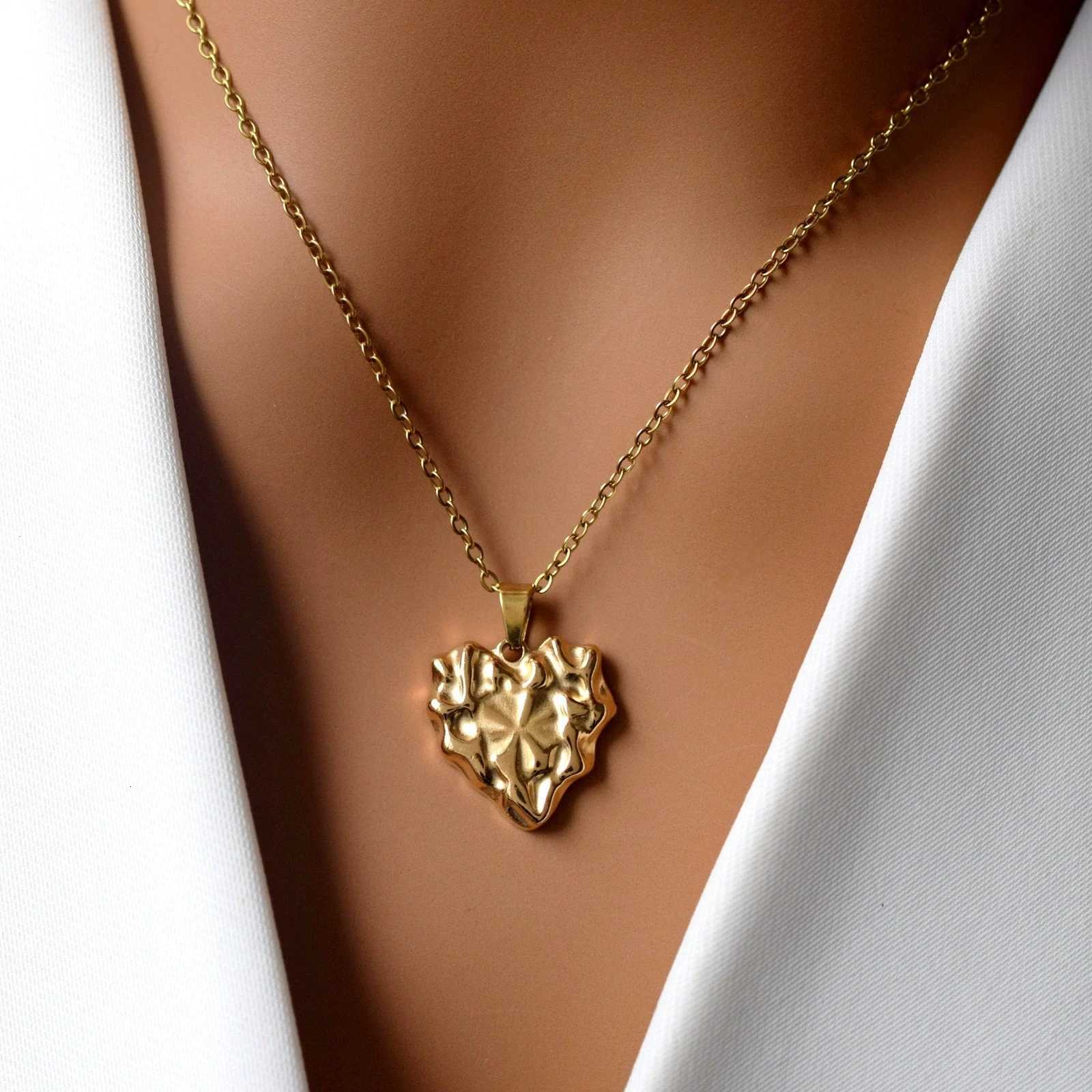 Gold Plated Stainless Steel Necklace Solid Hammer Pattern Heart Pendant Jewelry Accessory M251216