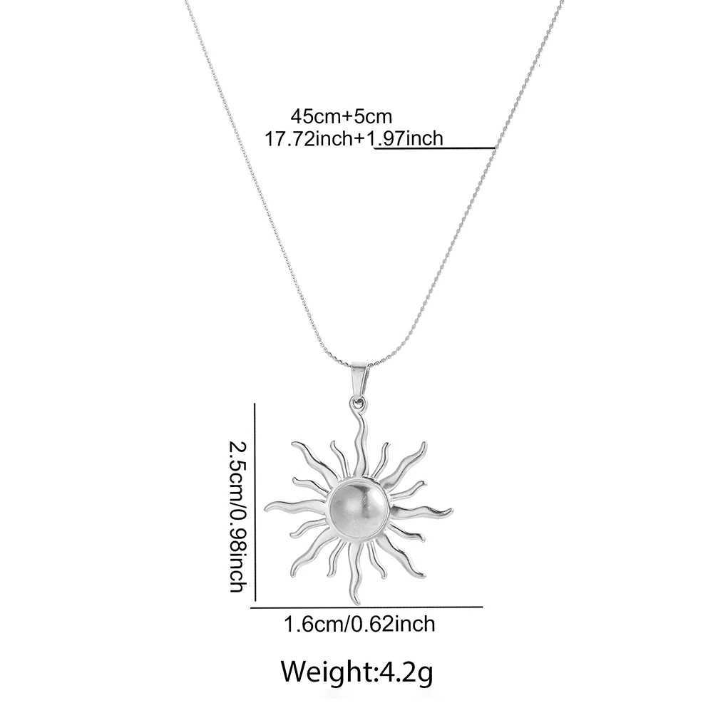 DOTIFI Fashion Sunflower Pendant Necklace Womens Sophisticated Light Luxury Stainless Steel Elegant Commuter Collarbone Chain M251216
