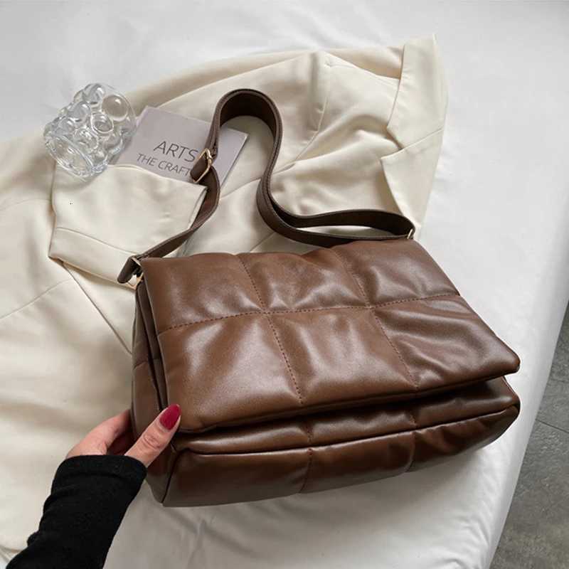 Vintage Large Capacity Armpit Bag Ladies Winter Soft PU Leather Womens Design Handbag Shoulder Messenger Bag Totes M251216