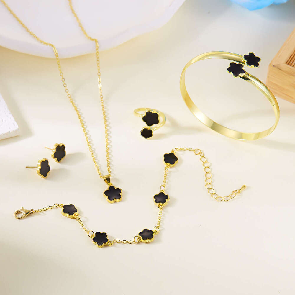 New Fashion 5 Set for Wen Simple Lucky Flower Necklace Bracelet Earring Elegance French Party Jewelry S250804