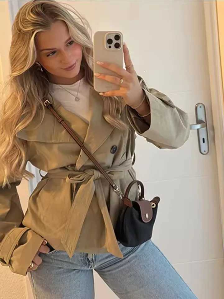 Khaki Stand-Up Collar Womens Short Trench Coat Autumn Fashion Double-Breasted Sashes Women Jacket High Street Women Coat 2025T251216