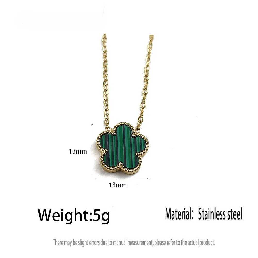 Fashlonable Womens luxury Flve Flower Gold Plated Pendant Necklace For Women Temperament Llght Luxury Hlgh Quallty Clavicle Chain M251216