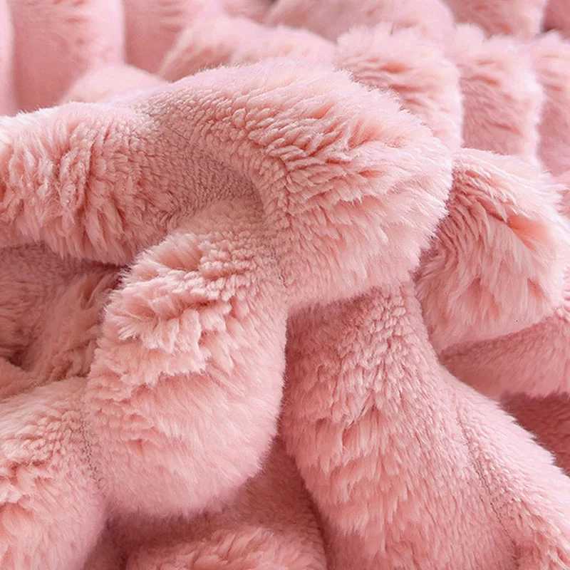 Faux Rabbit Velvet Solid Blanket Nordic Striped Nap Flannel Blankets for Office Multi-Functional Skin-Friendly Home Decoration H251216 - view 7