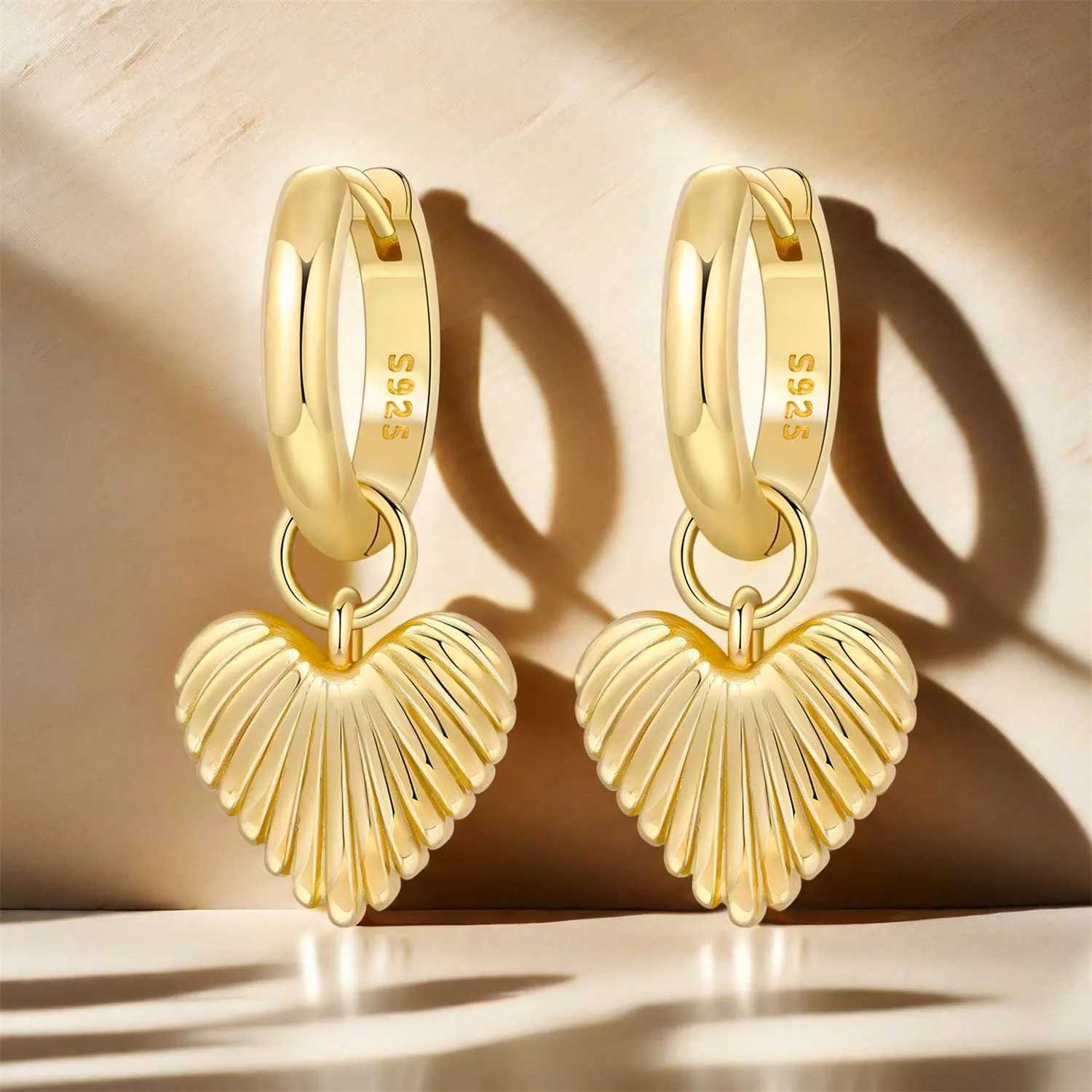 2025 925 Sterling Silver Heart Vintage Luxury Earrings Fashion 18K Gold Hoop Earrings for Women Piercing Jewelry Aretes G251216