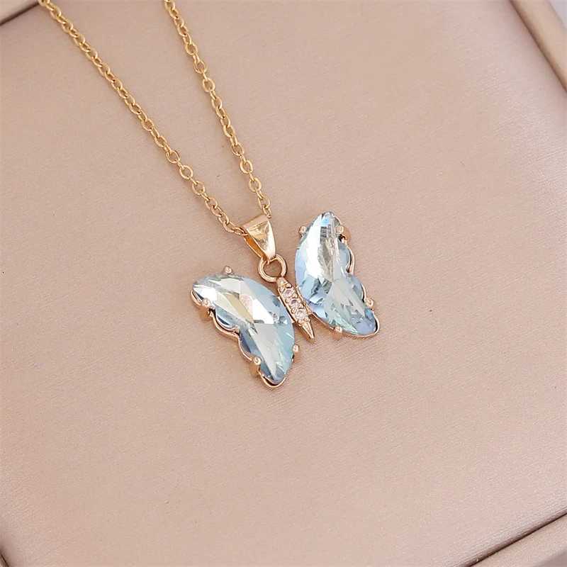 Exquisite Luxury Crystal Butterfly Charm Necklace Colorful Insect Charm Collar Chain Womens Fashion Jewelry Accessories Gift M251216