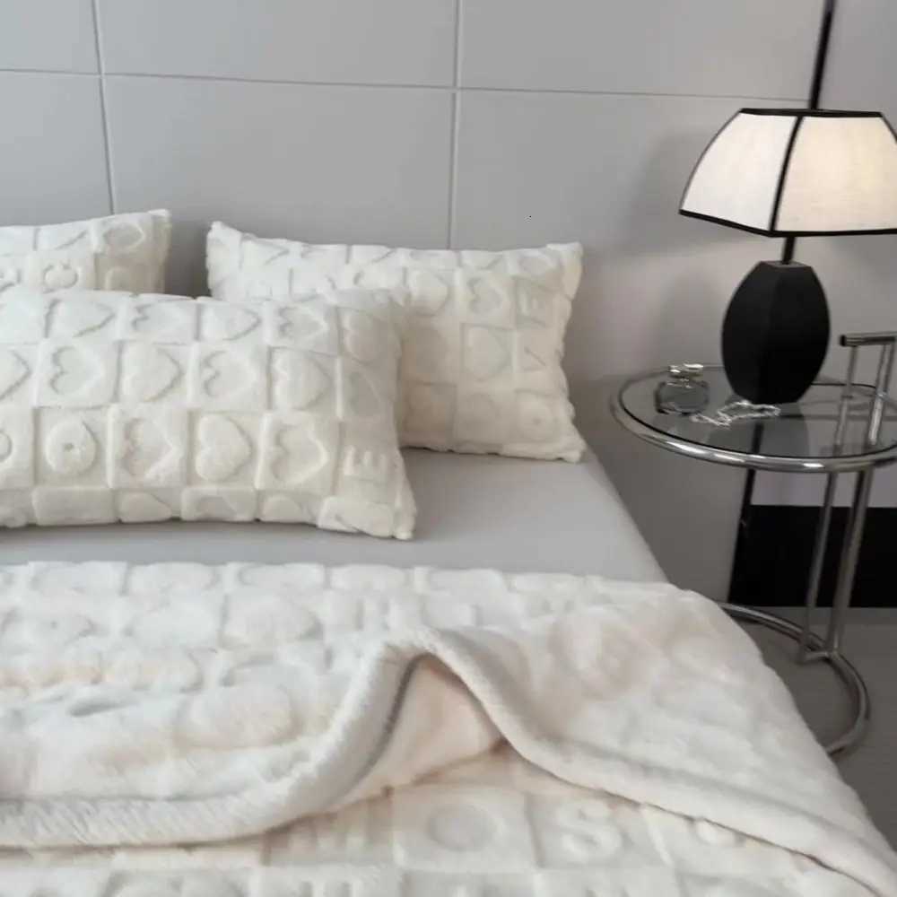 New Fleece Thick Lamb Blanket Double Sided Skin-Friendly Throw Blanket Warm Breathable Plush Striped Blankets Home Office H251216 - view 5