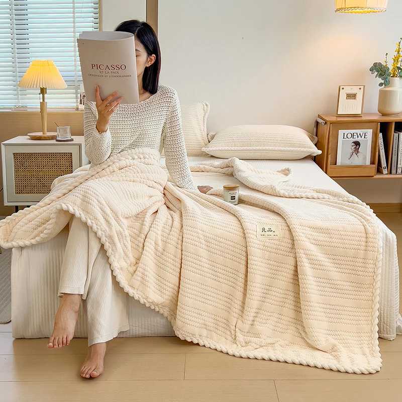 Category A Thickened Jacquard Velvet Autumn Warm Winter Blanket Soft Delicate Warmth Sofa Blankets for Thorw Comfortable Duvet H251216 - view 4