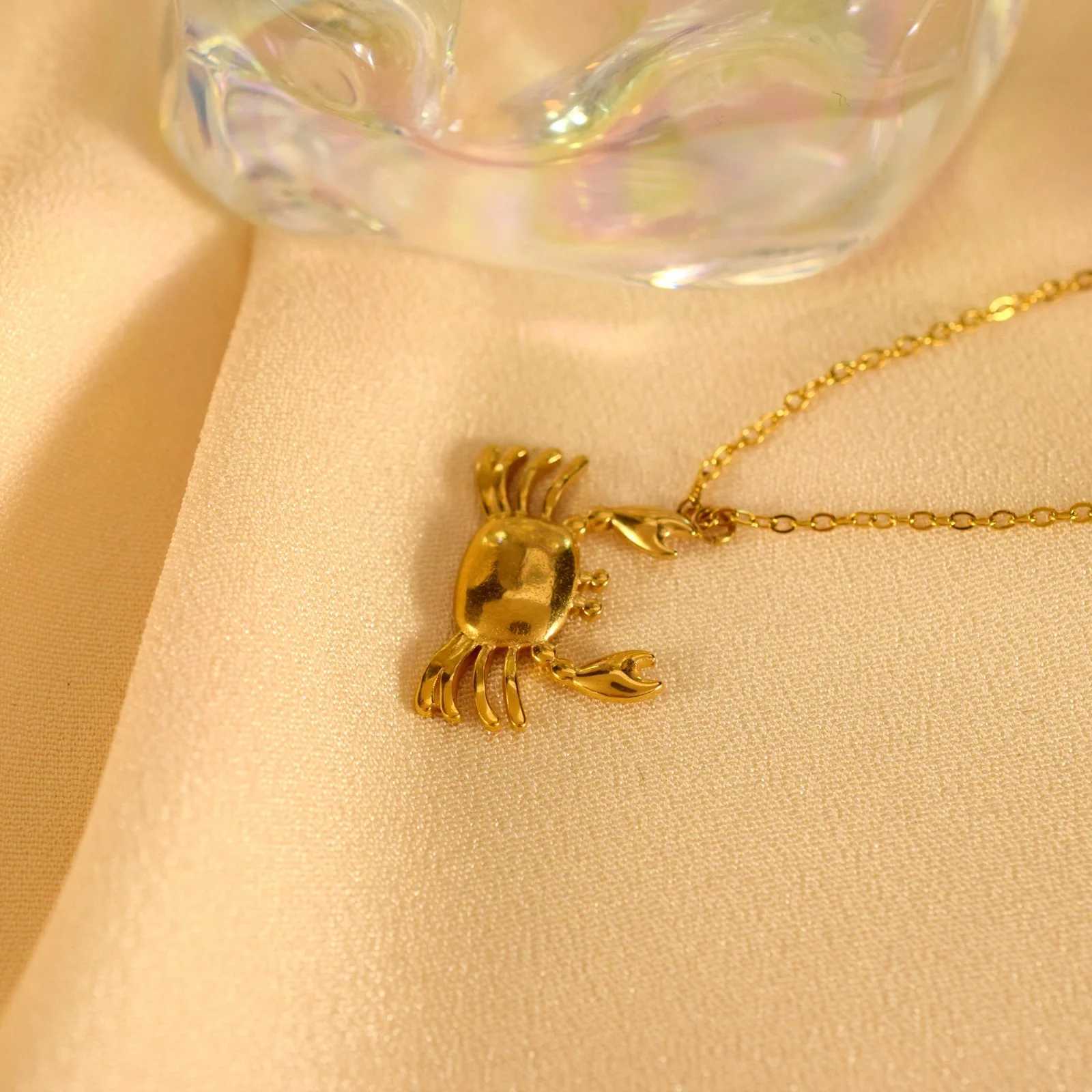 Hot Sale Personalized Small Crab Exquisite Pendant Stainless Steel Versatile Design Necklace M251216