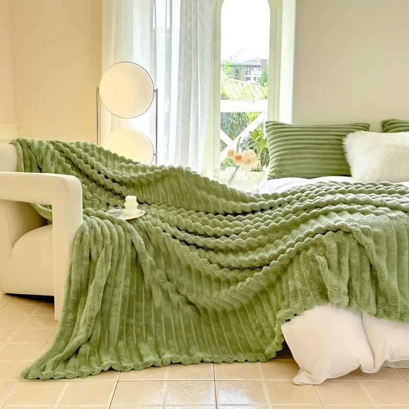 Luxury Soft Flannel Blanket - Plush Bedspread Couch Throw Super Soft Cozy 3D Striped Lightweight Blanket for Home Decorators H251216 - view 3