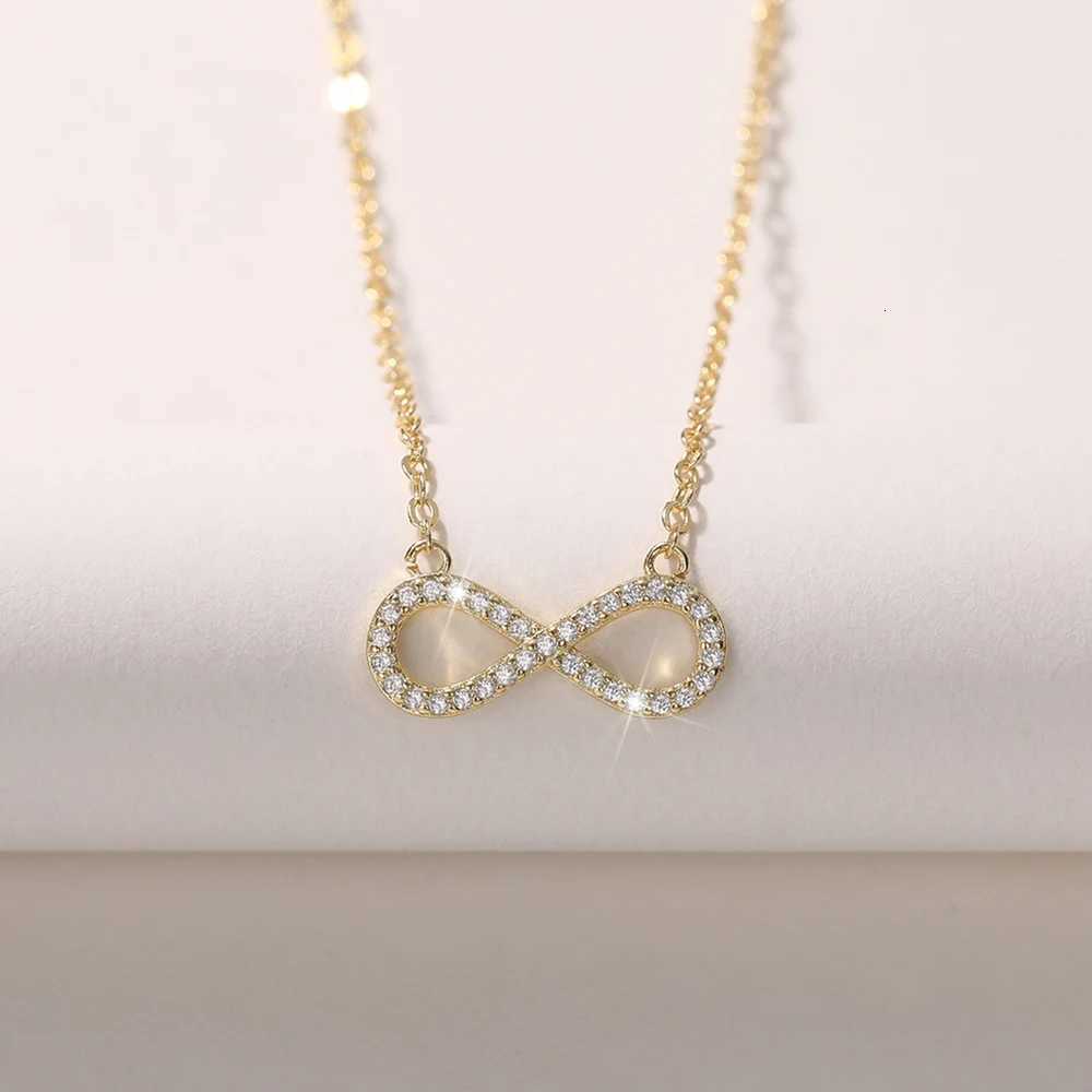 Huitan Simple Infinity Shape Pendant Necklace Women Inlaid Shiny CZ Stone Fancy Figure 8 Clavicle Chain Necklace Wedding Jewelry M251216