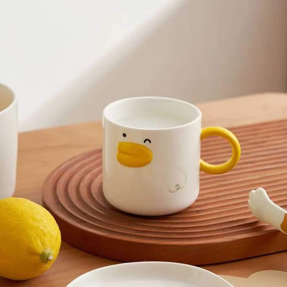 Weird Card Duck Mark Cup Big Mouth Ceramic Water Simple Cute Coffe Cups g with Spoon Christmas Gifts for Kid Drinkware H251215