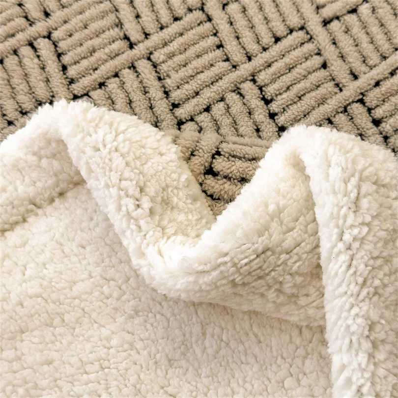 Luxury Double Layer Faux Fleece Fur Throw Blanket Soft Warm Gray Striped Office Sofa Blanket and Pillow Cases Fluffy Bed Blanket H251216 - view 4