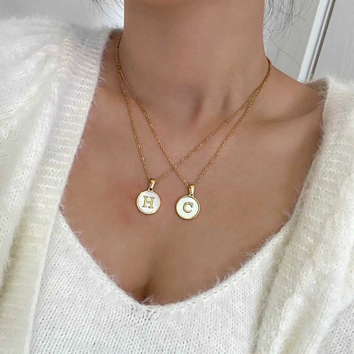 Round Letter Initial Necklace 18K Gold Plated Stainless Steel Necklace Shell Letter Pendant Necklace for Women M251216