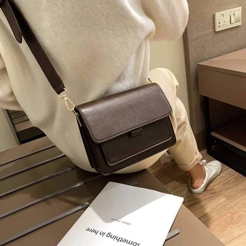 Fashion Womens Small Crossbody Bag Lightweight PU Leather Messenger Bag Flap Handbag Purse Summer Travel Bag for Female M251216