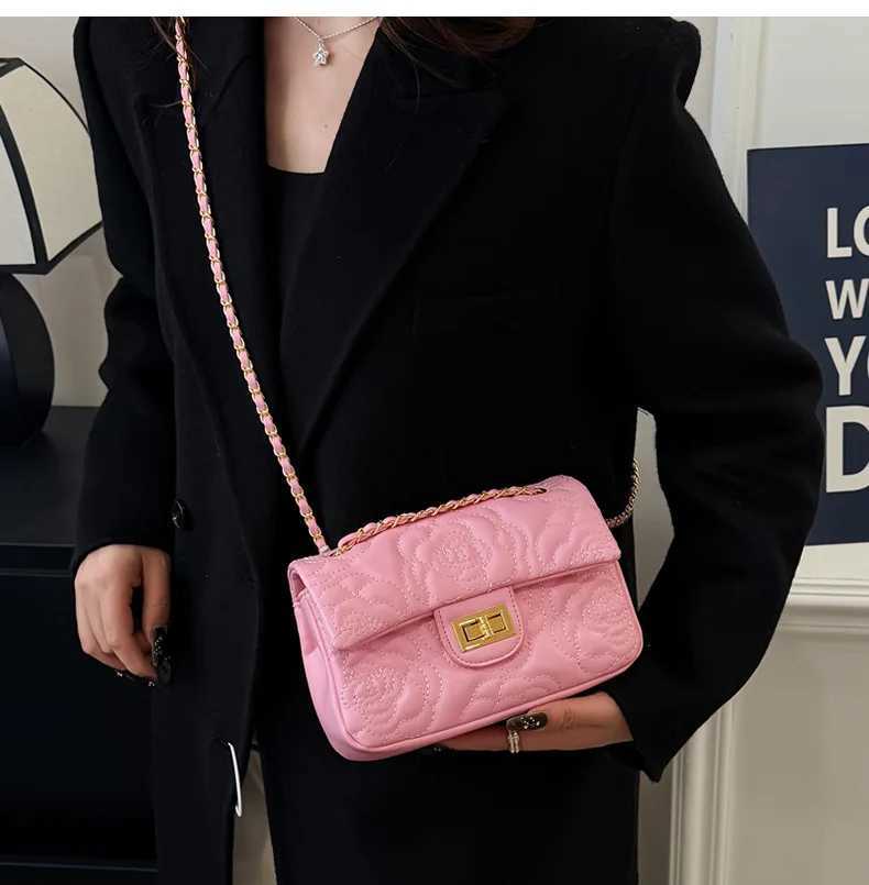 Fashion Versatile Oblique Span Bag Exquisite Trend Chain Womens Bag Design Handbag M251216