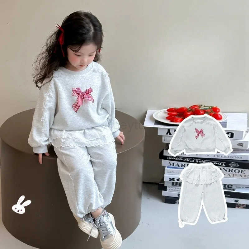 Sanrio 2025 Spring/Autumn Girls Bow-Tie Lace Set Stylish Baby Girl Casual Set Childrens Round-Neck Sweatshirt and Trousers Sets H251216
