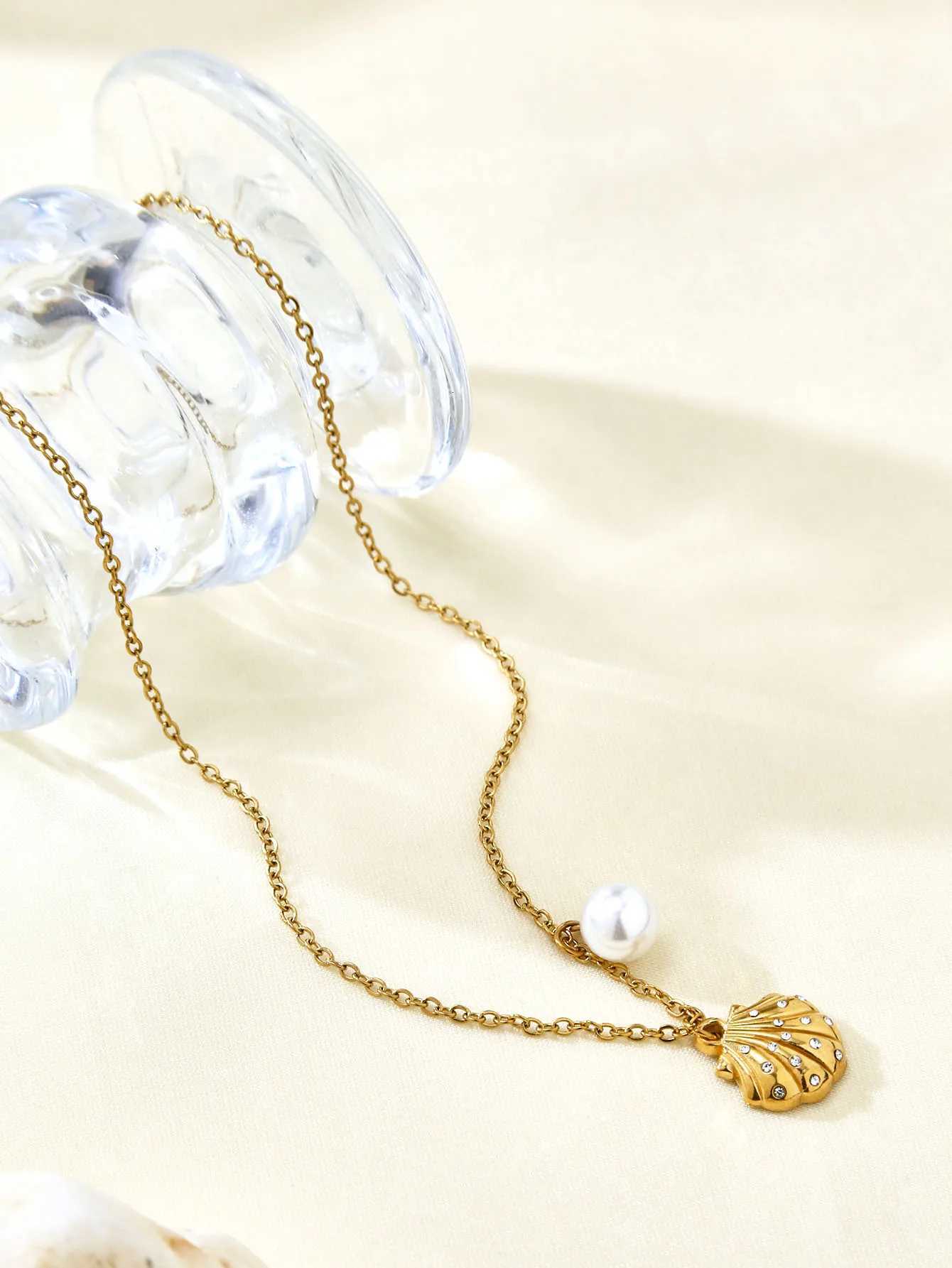 Beach Vacation Style Exquisite Temperament Romantic Stainless Steel With Diamonds Shell Pearl Pendant Collarbone Chain Female M251216