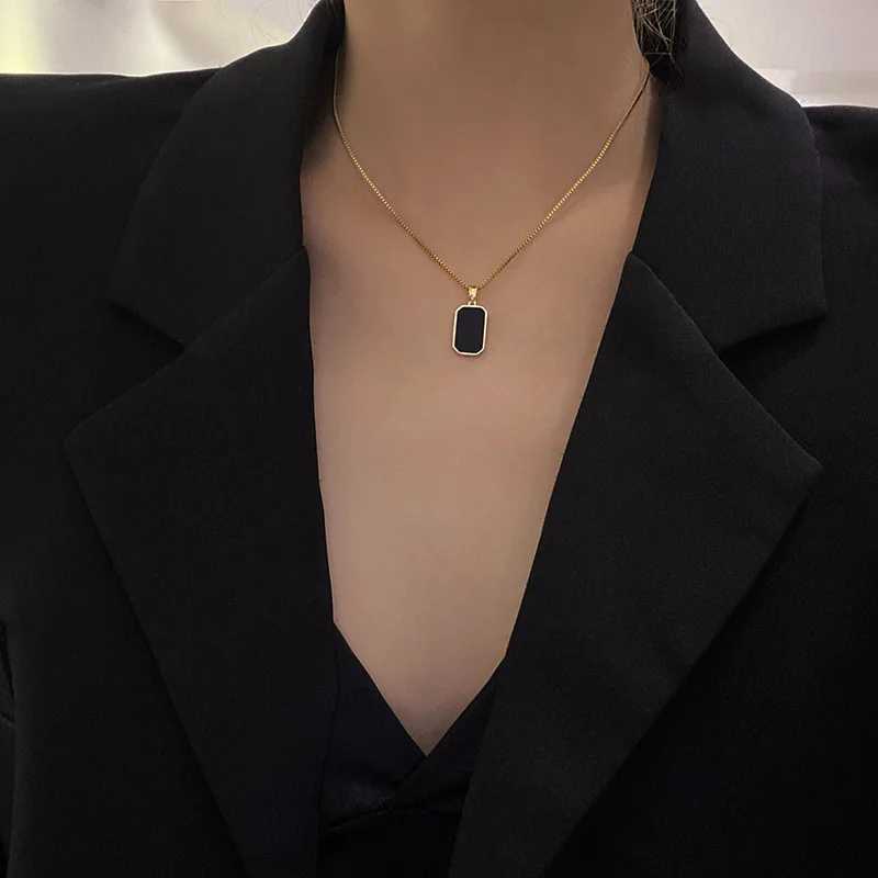 Minimalist 18K Gold Plated Necklace Black Enamel Necklace Stainless Steel Pendant Necklace for Women M251216