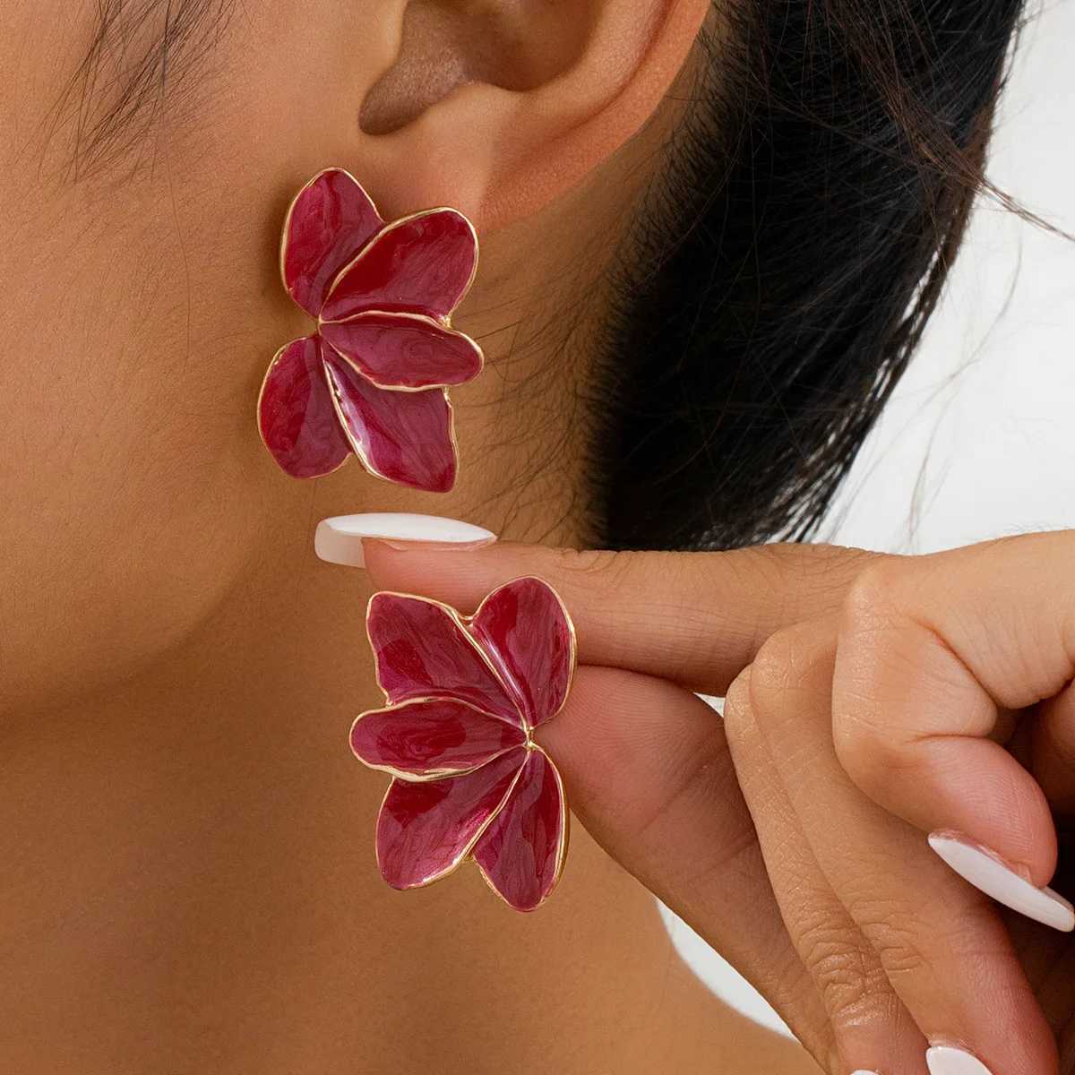 Metal Flower Red Enamel Petal Drop Earrings for Women Trendy Yellow Blue Green Drops Oil Flower Earrings Fashion Jewelry Gifts G251216