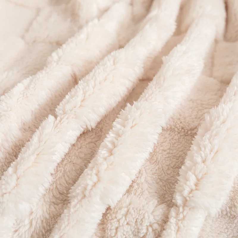 Winters Thickened Monolayer Taffu lamb Wool Green Blanket Plaid Simple Warm Flannel Blanket for Soft Sofa Blanket Bed cover H251216 - view 4