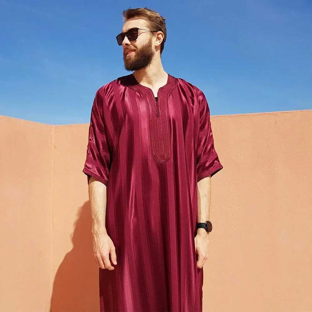 New 2025 Islam Muslim Men Clothing Loose Jubba Thobe Abaya Tenue Musulmane Pour Homme Caftan Islamic Robes Pakistan Arabia Dress W251216