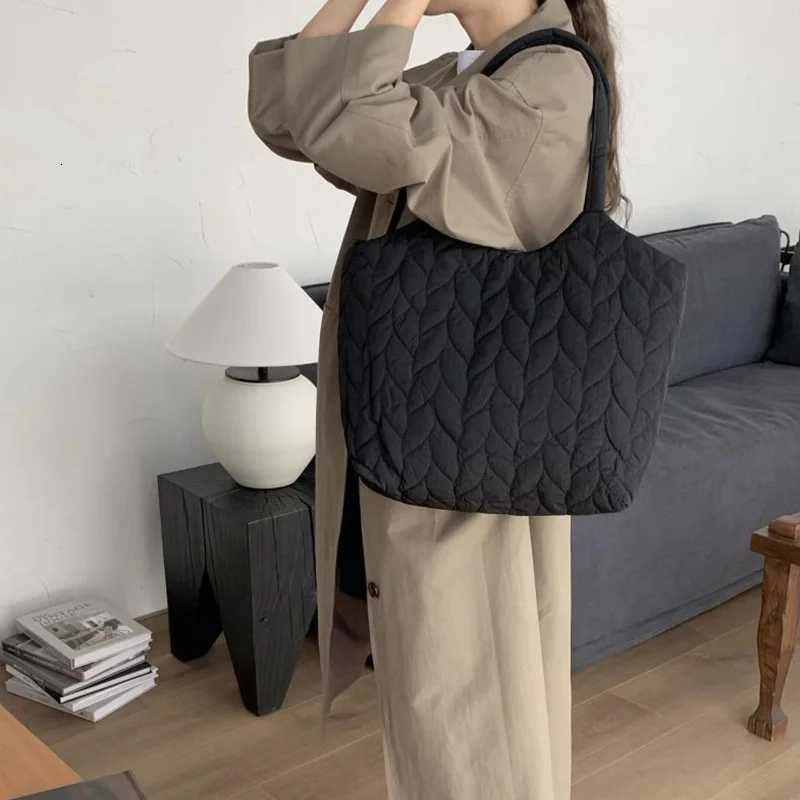 AutumnWinter Women Puffy Padded Shoulder Bag Large Capacity New Handbag Solid Quilted Tote Bag Embroidered Thread Shopper Bag M251216