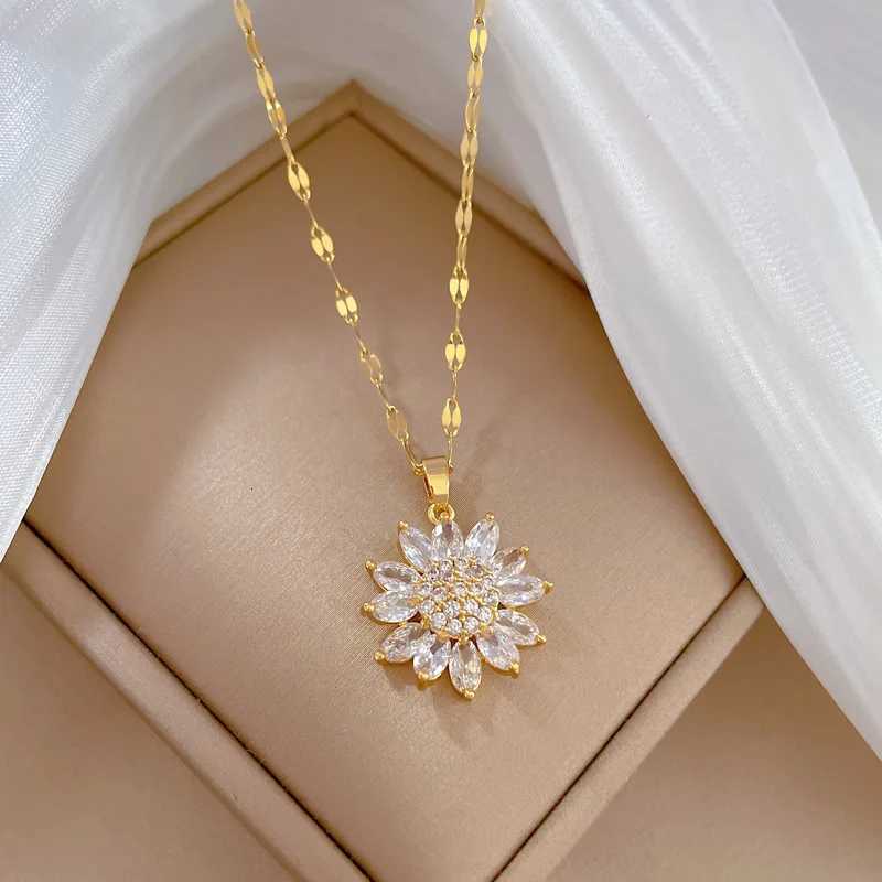 Luxury Zircon Sunflower Pendant Necklace for Women Gold Color Metal Full Zircon Sunflower Necklace Couple Wedding Jewelry M251216