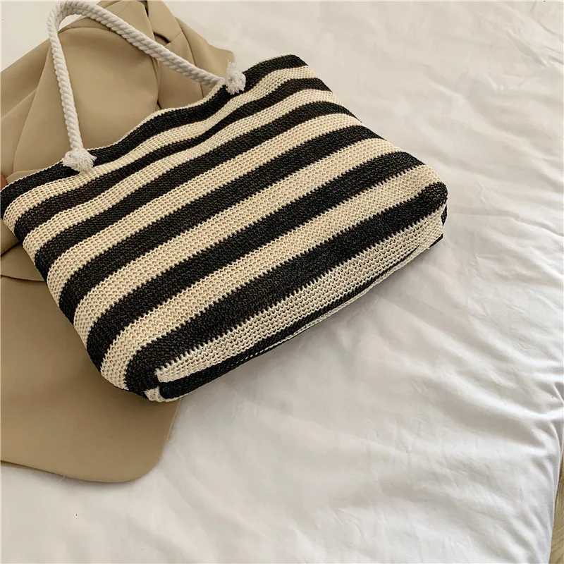 Women Straw Shoulder Bag Color Contrast Beach Handbag Large Capacity Simple Shoulder Bag Ladies Summer Daily Bag M251216